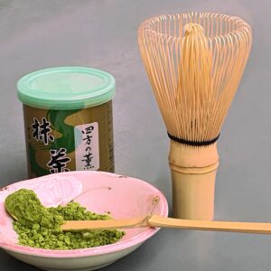 Accessoires pour cérémonie du thé japonais chasen et chashaku en bambou
